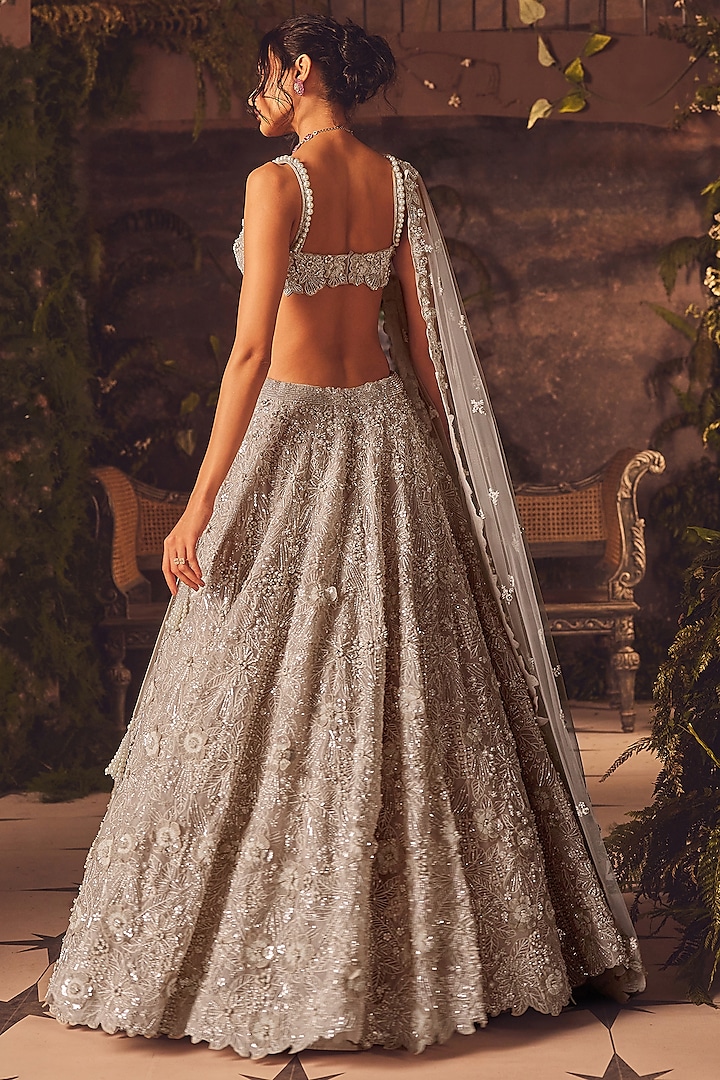 Ivory Organza 3D Floral Hand Embroidered Bridal Lehenga Set by ROQA | Siddharth Khurana & Kartik Khurana at Pernia's Pop Up Shop