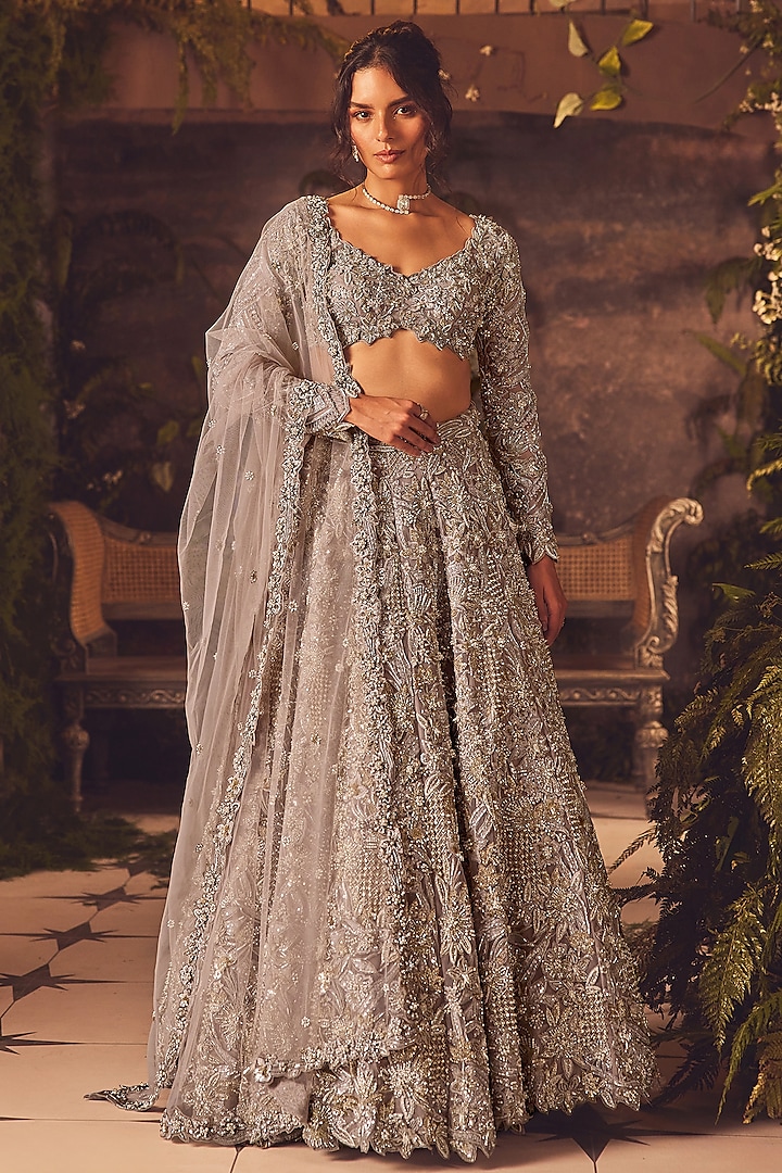 Lavender Organza Sequin & Pearl Hand Embroidered Bridal Lehenga Set by ROQA | Siddharth Khurana & Kartik Khurana at Pernia's Pop Up Shop