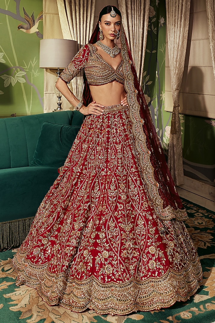 Red Raw Silk Dabka Hand Embroidered Bridal Bridal Lehenga Set by ROQA | Siddharth Khurana & Kartik Khurana at Pernia's Pop Up Shop