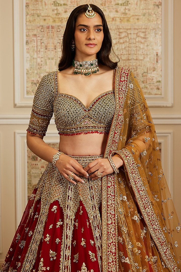 Deep Red Raw Silk Zardosi & Sequins Embroidered Bridal Lehenga Set by ROQA | Siddharth Khurana & Kartik Khurana at Pernia's Pop Up Shop