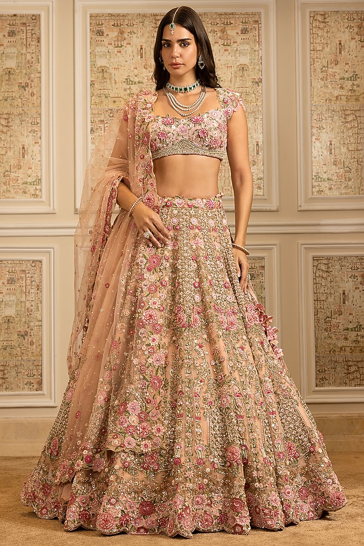Pink Net 3D Floral & Sequins Embroidered Bridal Lehenga Set by ROQA | Siddharth Khurana & Kartik Khurana at Pernia's Pop Up Shop