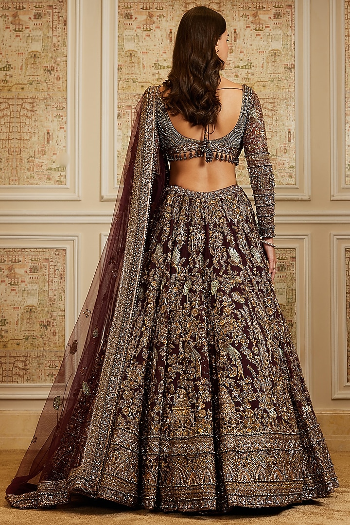 Plum Organza Sequins & Pearl Embroidered Bridal Lehenga Set by ROQA | Siddharth Khurana & Kartik Khurana at Pernia's Pop Up Shop
