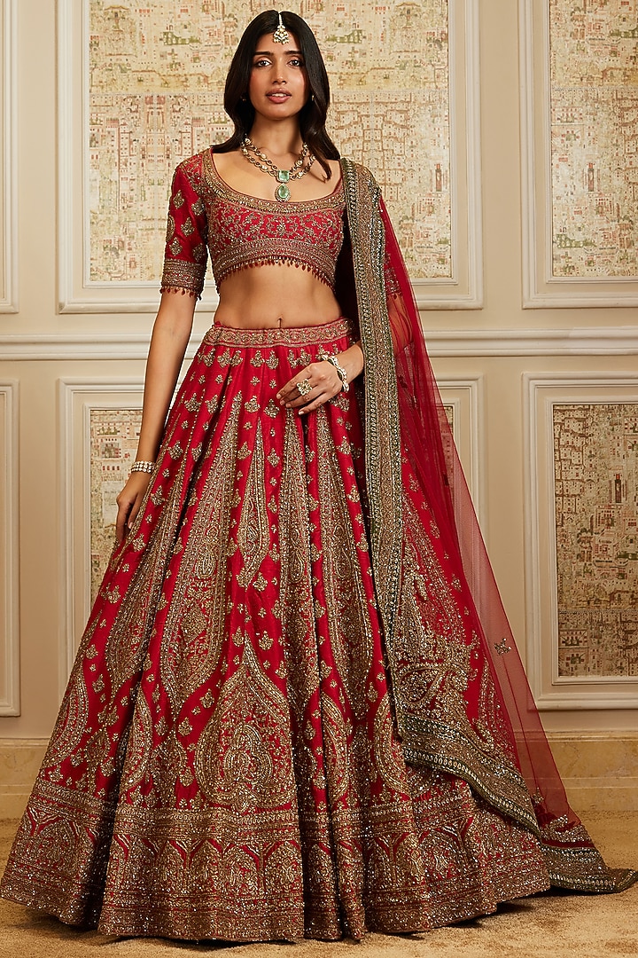 Red Raw Silk Zari & Sequins Embroidered Bridal Lehenga Set by ROQA | Siddharth Khurana & Kartik Khurana at Pernia's Pop Up Shop
