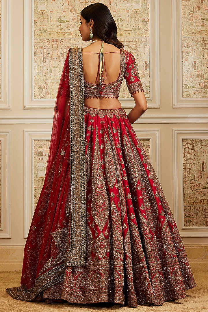 Red Raw Silk Zari & Sequins Embroidered Bridal Lehenga Set by ROQA | Siddharth Khurana & Kartik Khurana at Pernia's Pop Up Shop