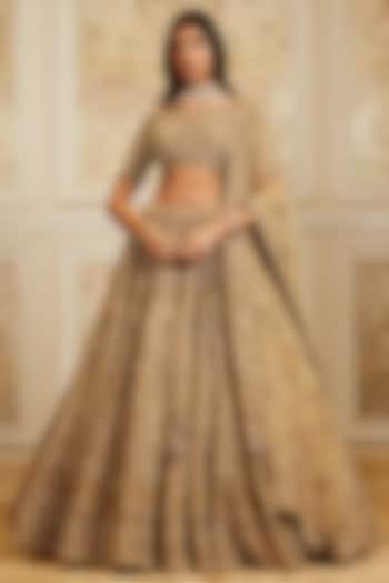 Gold Net Zari & Sequins Hand Embroidered Bridal Lehenga Set by ROQA | Siddharth Khurana & Kartik Khurana at Pernia's Pop Up Shop