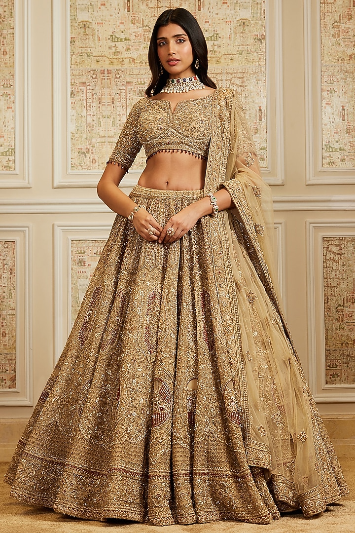 Gold Net Zari & Sequins Hand Embroidered Bridal Lehenga Set by ROQA | Siddharth Khurana & Kartik Khurana at Pernia's Pop Up Shop