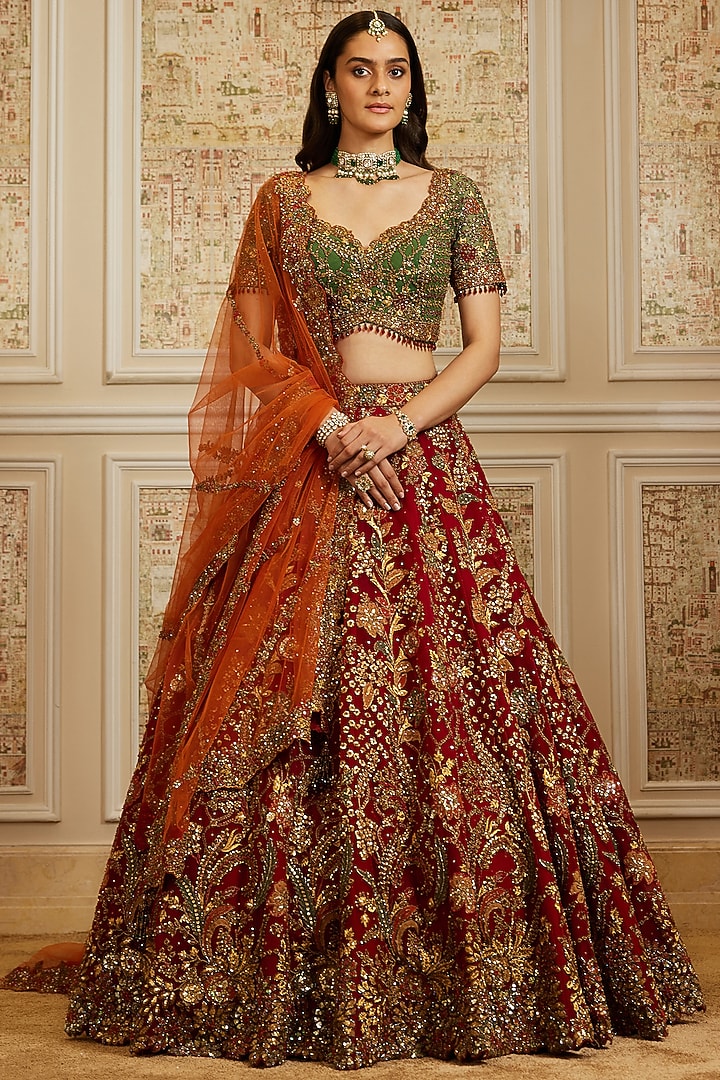 Red Net Resham & Zari Embroidered Bridal Lehenga Set by ROQA | Siddharth Khurana & Kartik Khurana at Pernia's Pop Up Shop
