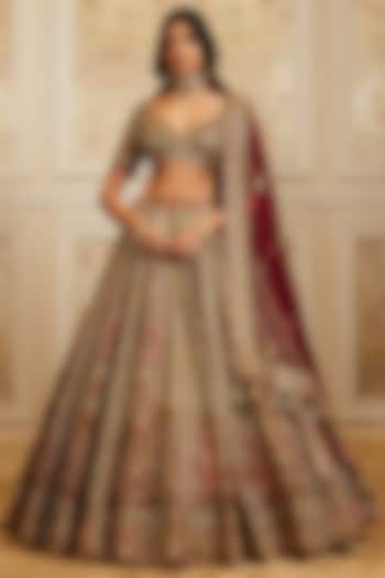Multi-Colored Net Zari & Resham Embroidered Bridal Lehenga Set by ROQA | Siddharth Khurana & Kartik Khurana at Pernia's Pop Up Shop