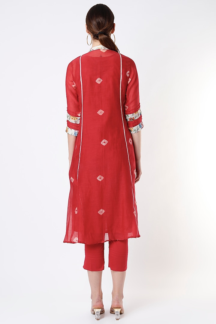 Fiery Red Bandhej Printed Pleated Kurta Set by Rosette at Pernia's Pop Up Shop