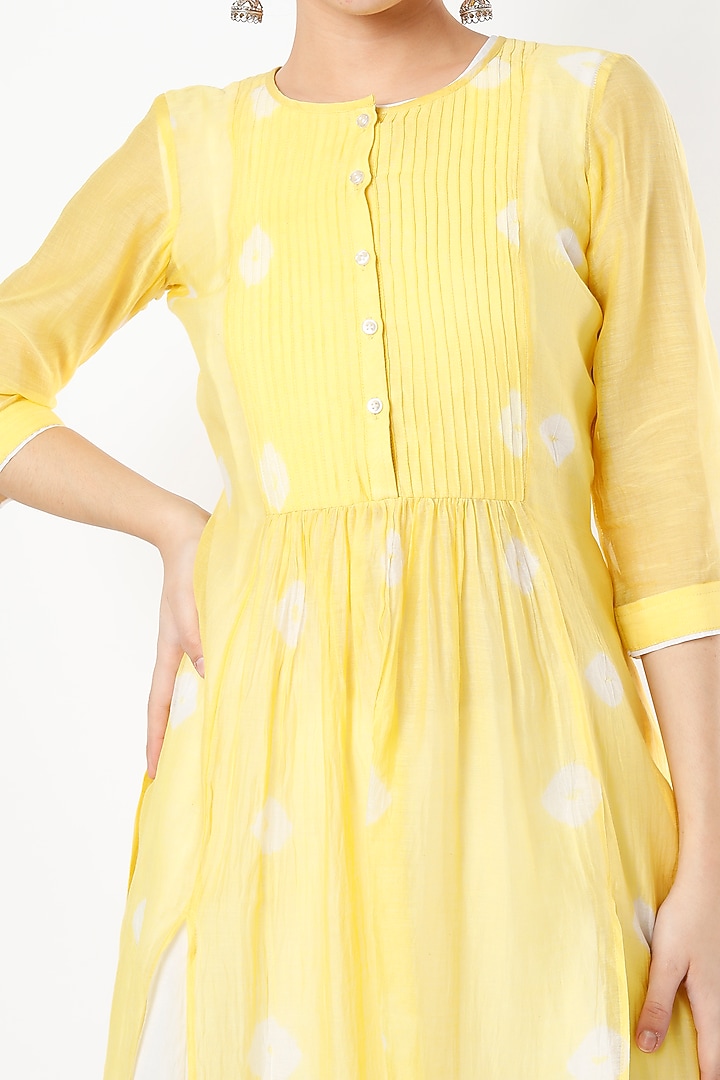 Light Yellow Tie-Dyed Double-Layered Kurta With Inner by Rosette at Pernia's Pop Up Shop