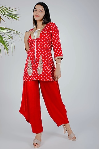 Red Satin Bandhej Jacket Set by Rosette