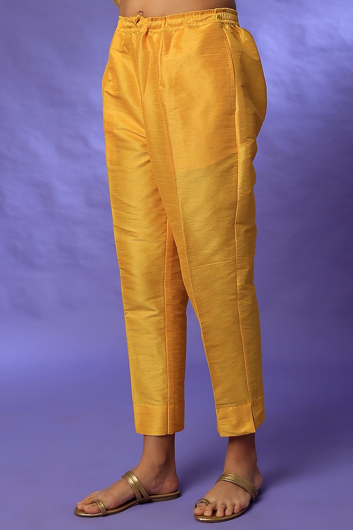 Yellow Chanderi Embroidered Kurta Set by Rosette at Pernia's Pop Up Shop