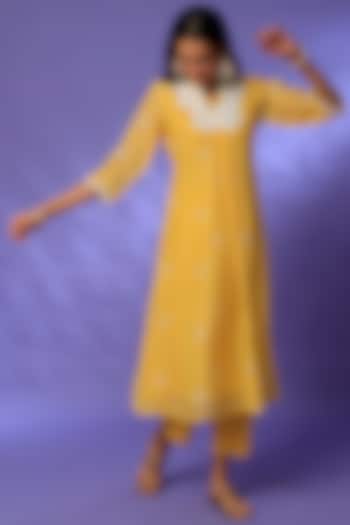 Yellow Chanderi Bhandej Kurta Set by Rosette