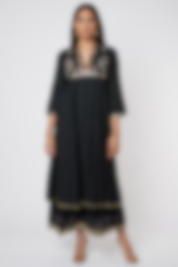 Black Embroidered Long Kurta by Rose Tree at Pernia's Pop Up Shop