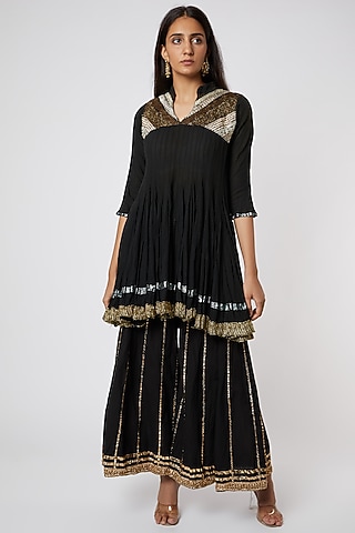 Black Embroidered Short Kurta by Rose Tree