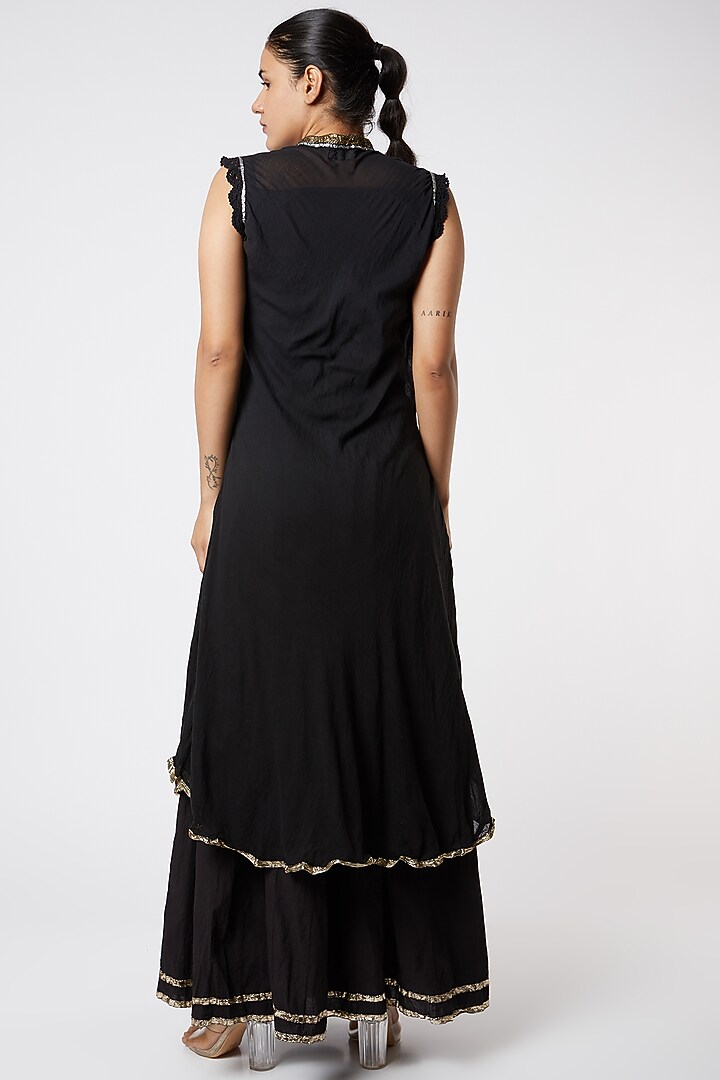 Black Embroidered Sleeveless Kurta by Rose Tree at Pernia's Pop Up Shop