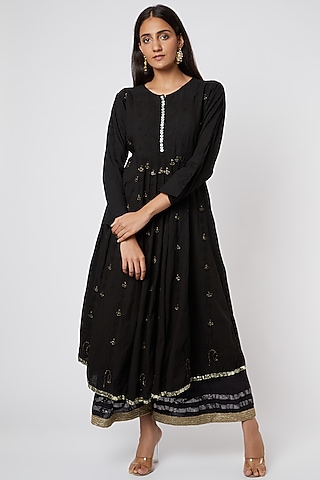 Black Organic Cotton Kurta With Embroidery by Rose Tree