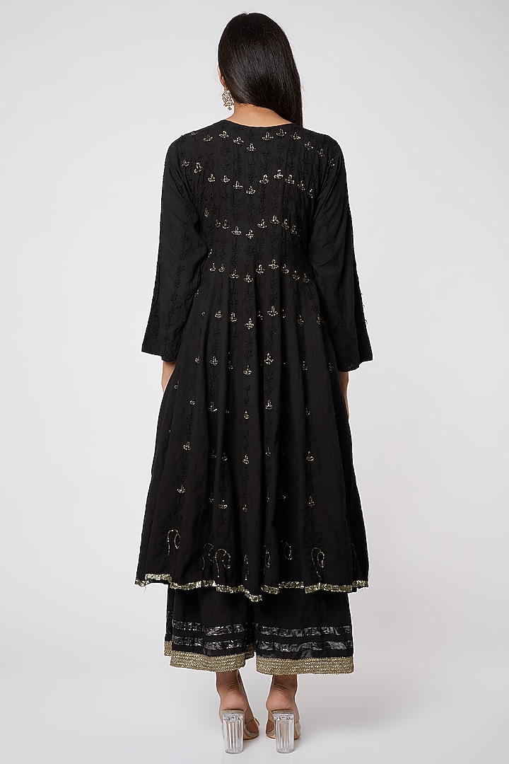 Black Organic Cotton Kurta With Embroidery by Rose Tree at Pernia's Pop Up Shop