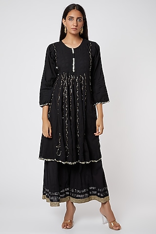 Black Embroidered Round Neck Kurta by Rose Tree