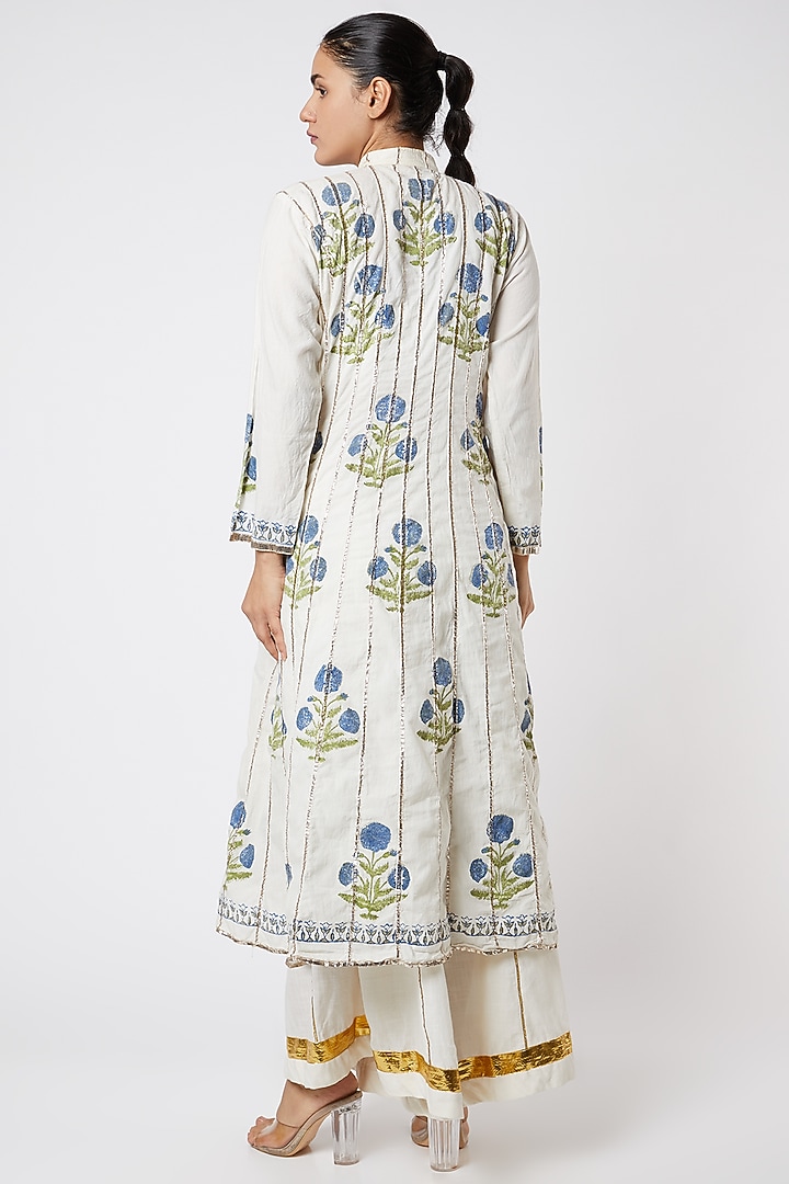 White Embroidered Kurta by Rose Tree at Pernia's Pop Up Shop