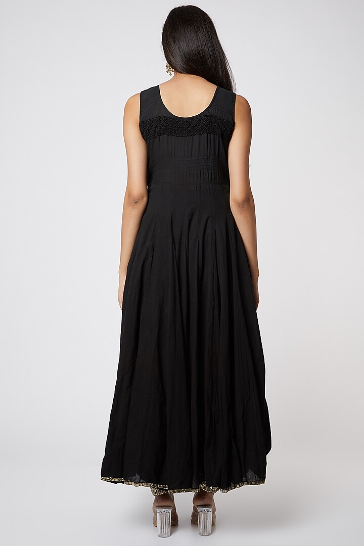 Black Sleeveless Embroidered Kurta by Rose Tree at Pernia's Pop Up Shop