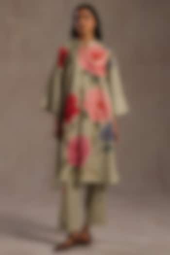 Pistachio Green Linen Floral Artwork Kurta Set by Roza Pret at Pernia's Pop Up Shop