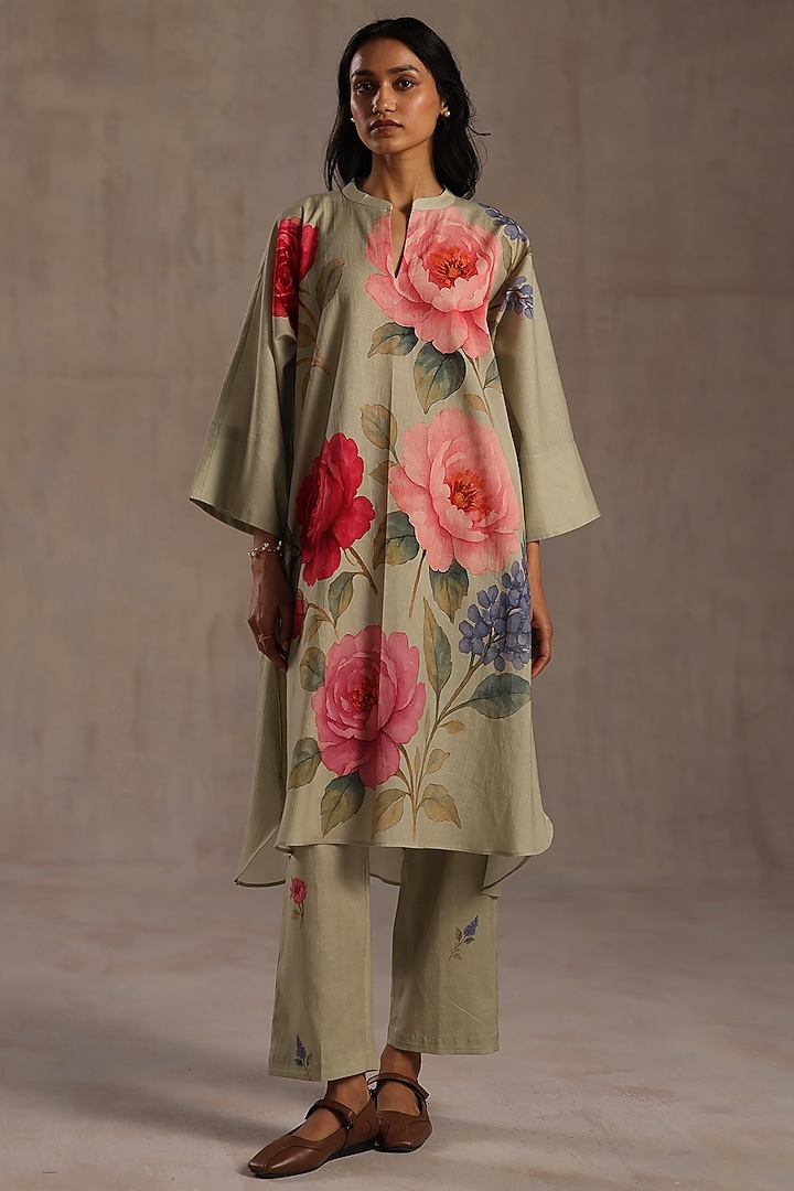 Pistachio Green Linen Floral Artwork Kurta Set by Roza Pret at Pernia's Pop Up Shop