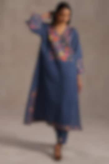 Indigo Blue Linen Floral Work Kurta Set by Roza Pret at Pernia's Pop Up Shop