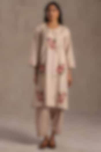 Beige Linen Rose Motif Work Kurta Set by Roza Pret at Pernia's Pop Up Shop