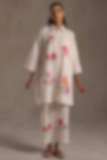 Ivory Linen Floral Placement Kurta Set by Roza Pret at Pernia's Pop Up Shop