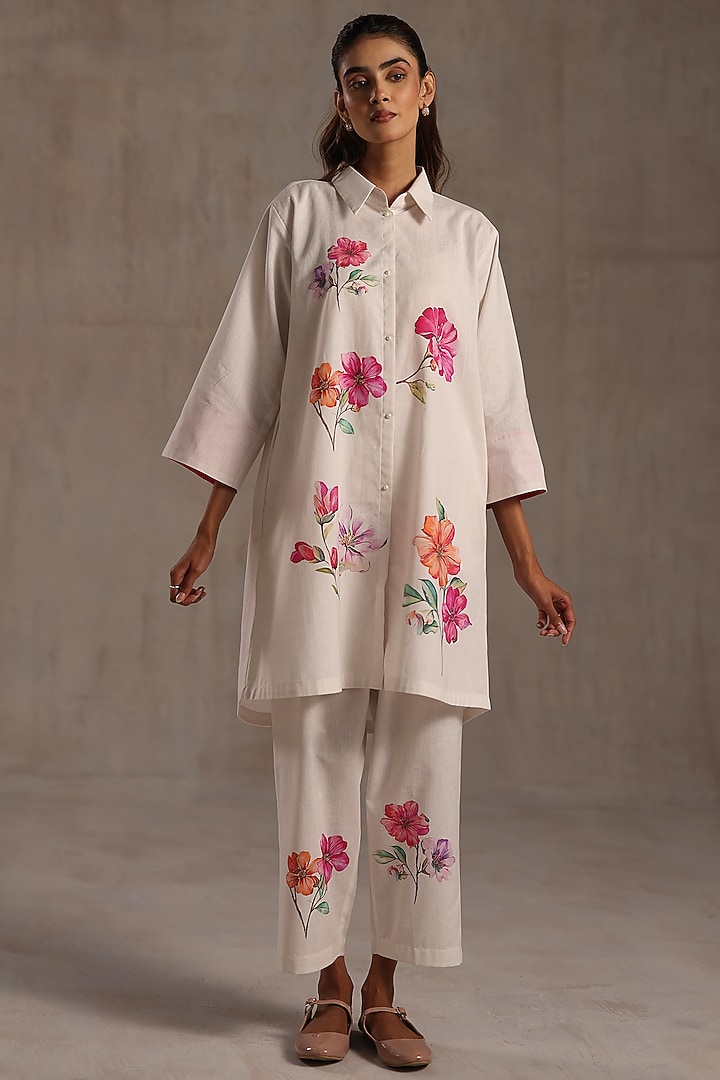 Ivory Linen Floral Placement Kurta Set by Roza Pret at Pernia's Pop Up Shop