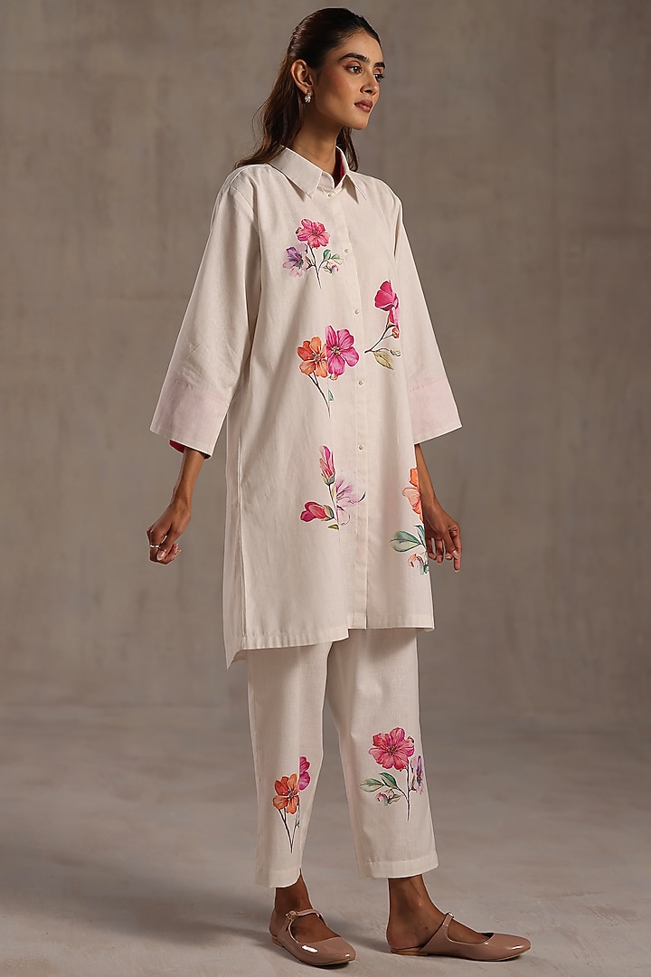 Ivory Linen Floral Placement Kurta Set by Roza Pret at Pernia's Pop Up Shop