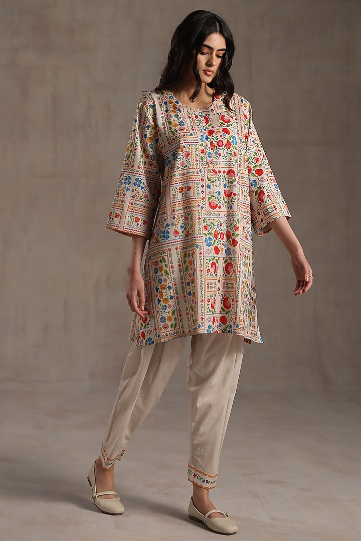 Multi-Colored Linen Floral Thread Embroidered Kurta Set by Roza Pret at Pernia's Pop Up Shop