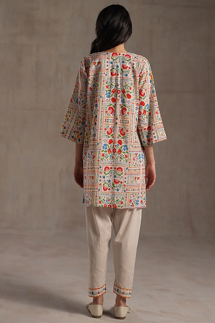 Multi-Colored Linen Floral Thread Embroidered Kurta Set by Roza Pret at Pernia's Pop Up Shop