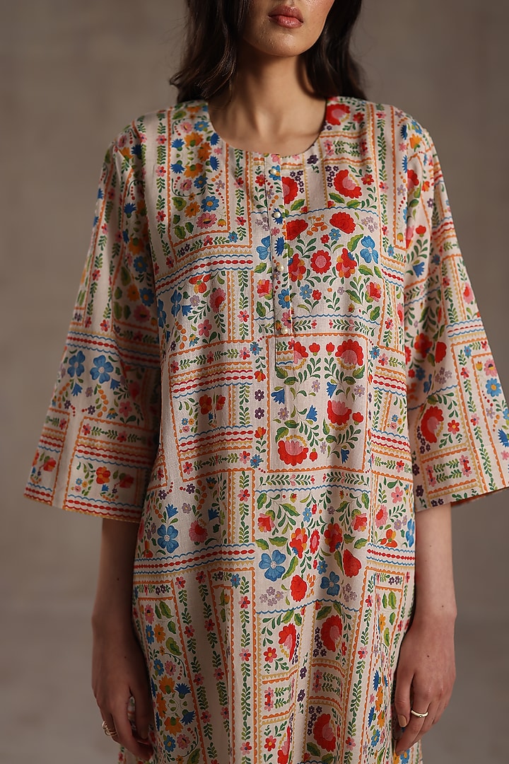 Multi-Colored Linen Floral Thread Embroidered Kurta Set by Roza Pret at Pernia's Pop Up Shop