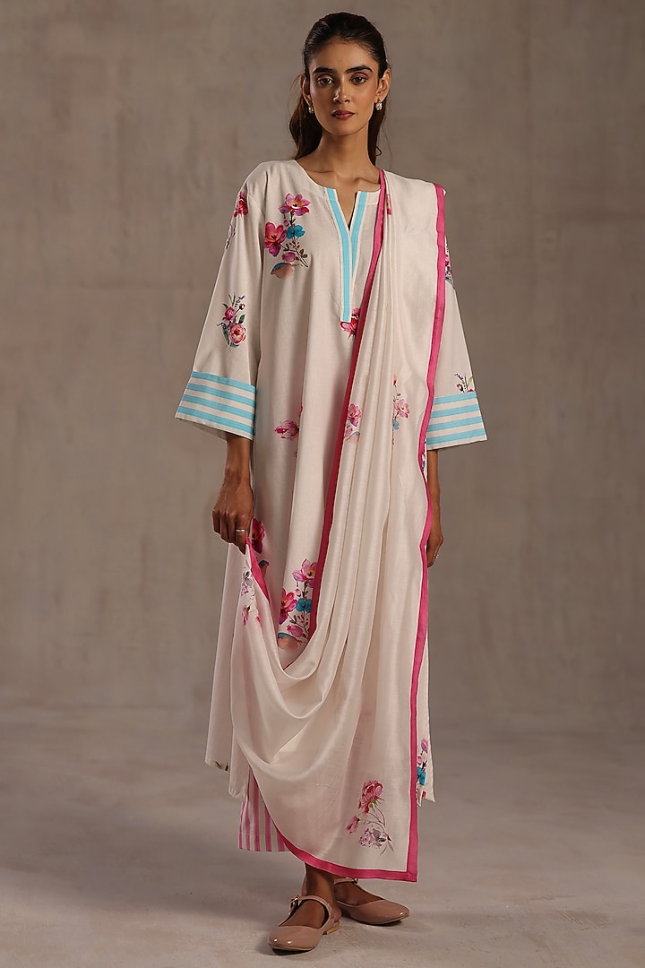 Ivory Chanderi Floral Printed Stole by Roza Pret at Pernia's Pop Up Shop