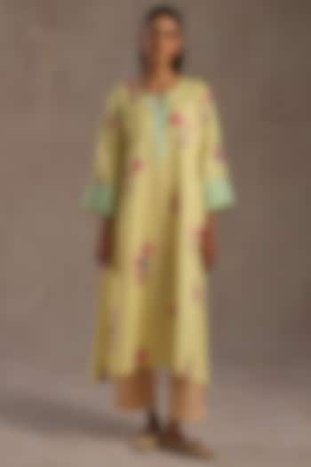 Pastel Yellow Linen Floral Printed Kurta Set by Roza Pret at Pernia's Pop Up Shop