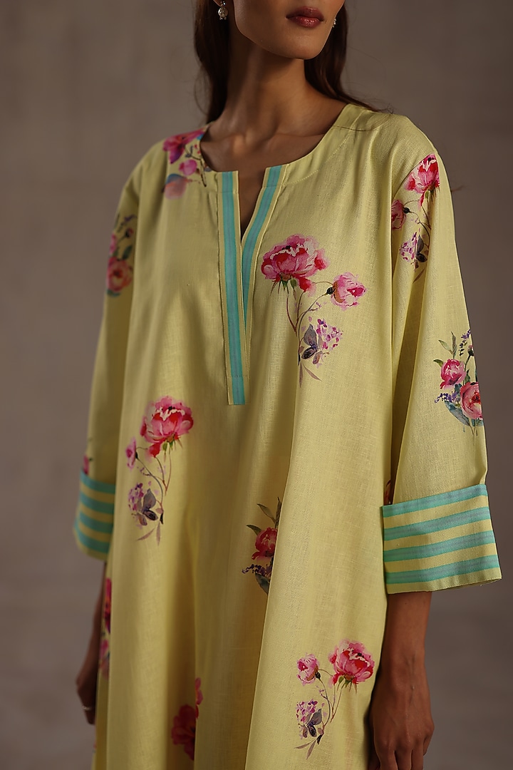 Pastel Yellow Linen Floral Printed Kurta Set by Roza Pret at Pernia's Pop Up Shop