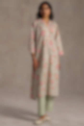 Multi-Colored Linen Floral Printed Kurta Set by Roza Pret at Pernia's Pop Up Shop