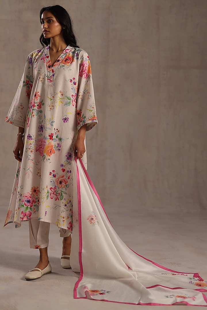 Ivory Chanderi Floral Printed Stole by Roza Pret at Pernia's Pop Up Shop
