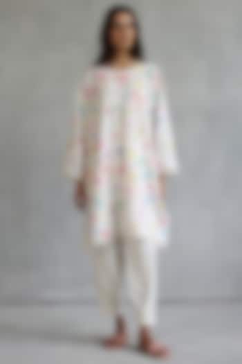 Ivory Linen Floral Motif Kurta Set by Roza Pret at Pernia's Pop Up Shop