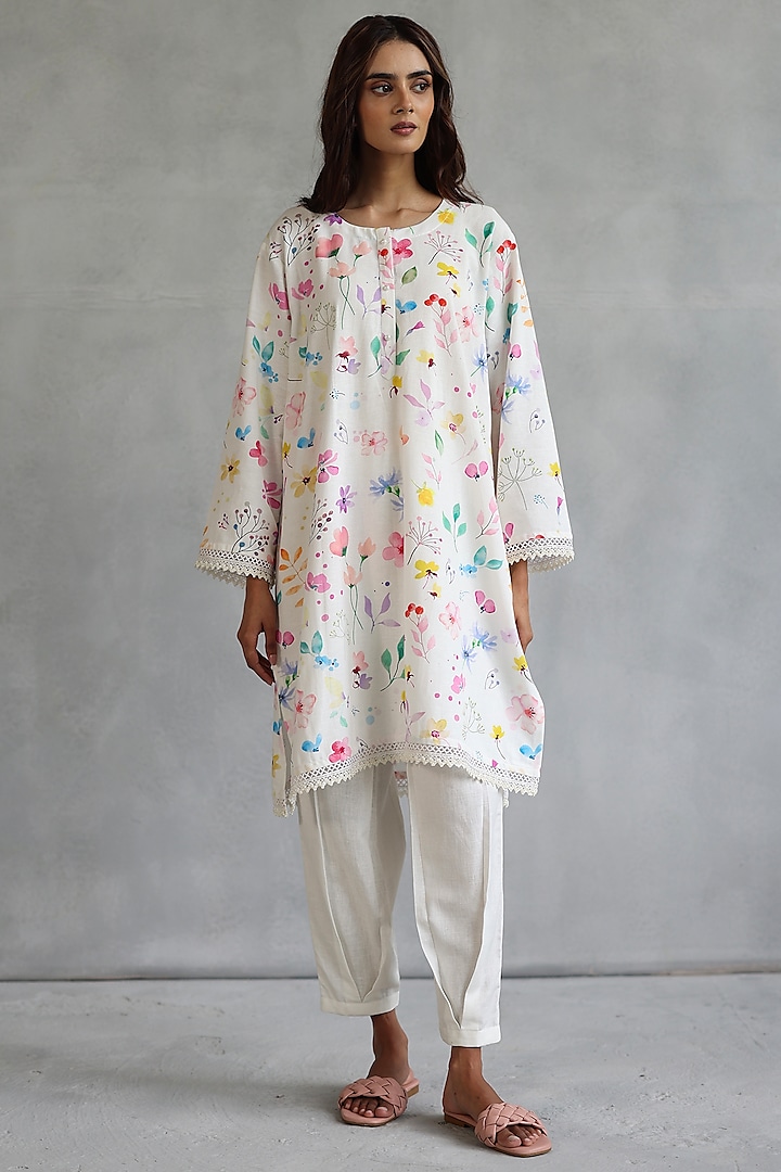 Ivory Linen Floral Motif Kurta Set by Roza Pret at Pernia's Pop Up Shop