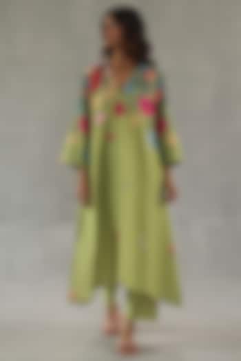 Green Feather Linen Floral Printed Kurta Set by Roza Pret at Pernia's Pop Up Shop
