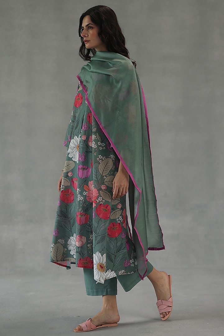 Green Chanderi Stole by Roza Pret at Pernia's Pop Up Shop