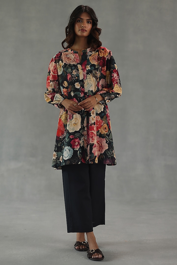 Multi-Colored Feather Linen Floral Printed Kurta Set by Roza Pret at Pernia's Pop Up Shop