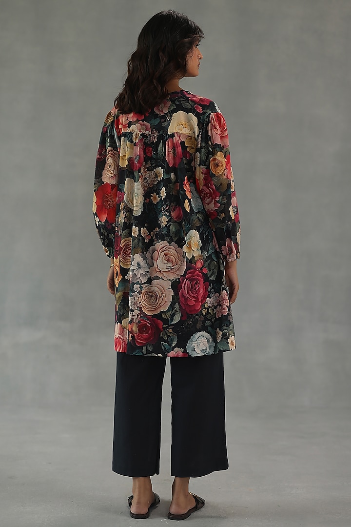 Multi-Colored Feather Linen Floral Printed Kurta Set by Roza Pret at Pernia's Pop Up Shop