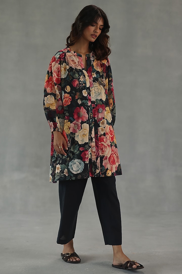 Multi-Colored Feather Linen Floral Printed Kurta Set by Roza Pret at Pernia's Pop Up Shop
