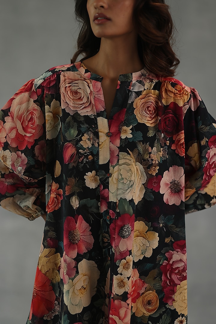 Multi-Colored Feather Linen Floral Printed Kurta Set by Roza Pret at Pernia's Pop Up Shop