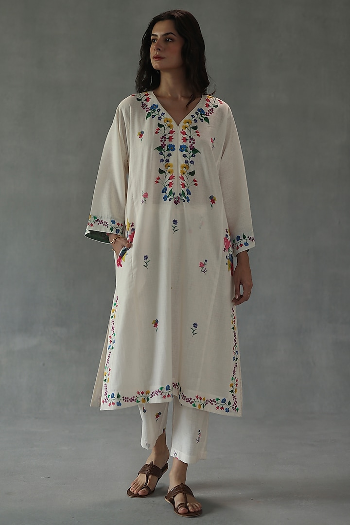 Ivory Feather Linen Floral Printed Phiran Kurta Set by Roza Pret at Pernia's Pop Up Shop