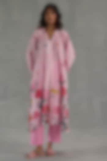 Pink Feather Linen Watercolor Floral Printed Kurta Set by Roza Pret at Pernia's Pop Up Shop